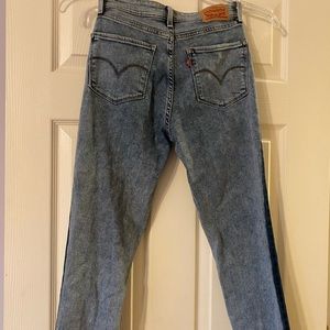 Levi’s high rise size 26 skinny jeans